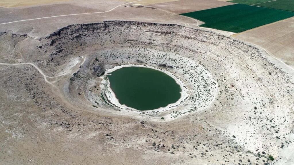 why is meyil obruk lake deep
